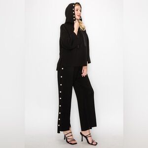 Joh Apparel🔥 (NEW) (SET) Color:Black with white pearls. Size: L